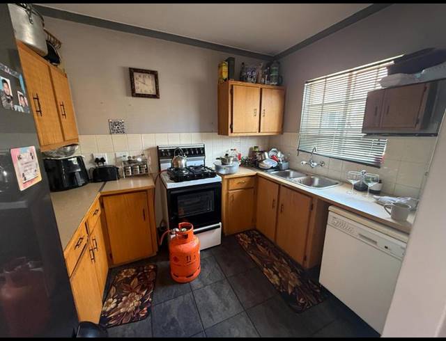 3 BEDROOM TOWNHOUSE FOR SALE IN THE REEDS